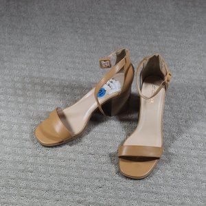 NWOT Soda Size 10 Tan Ankle Strap Block 3.5" Heels